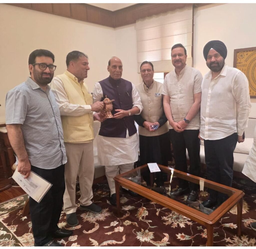 J&amp;K Leaders Raise Tunnel, Road Connectivity and Zachaldara Camp Relocation Issues with Defence Minister