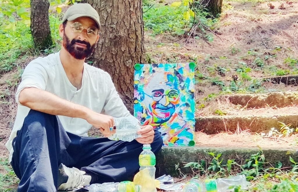 Kashmiri Artist Creates Mahatma Gandhi Portrait Using Only Discarded Polythene Waste