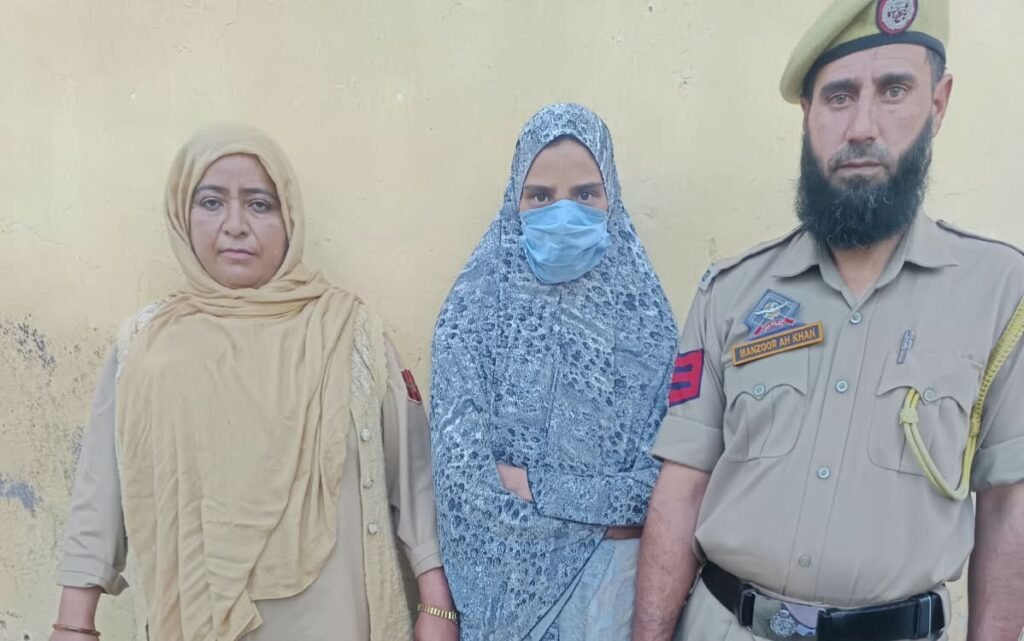 Baramulla Police Solve Theft Case, Recover Stolen Gold Earrings